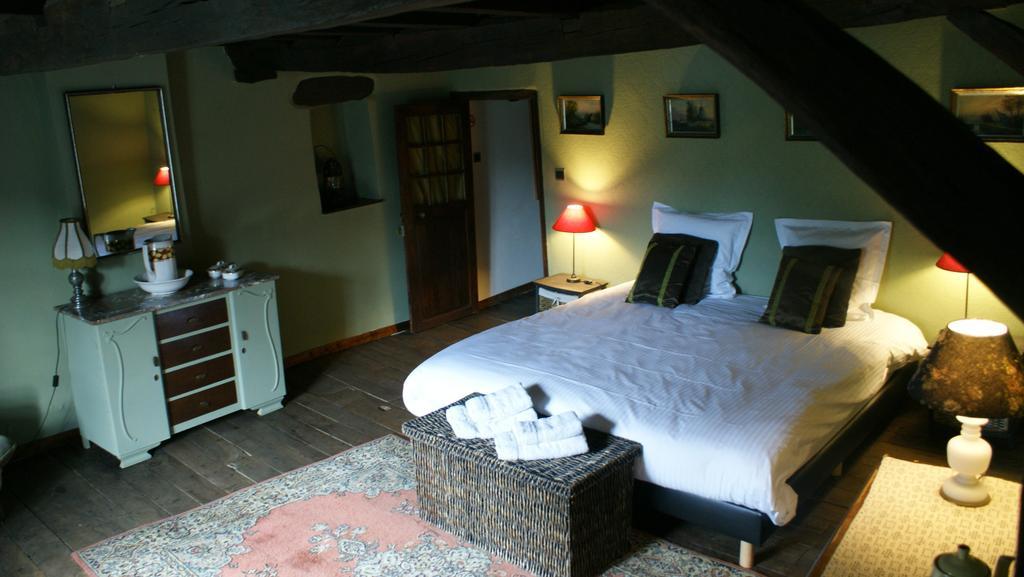 B&B Le Secret Du Bois Bourseigne-Vieille 外观 照片